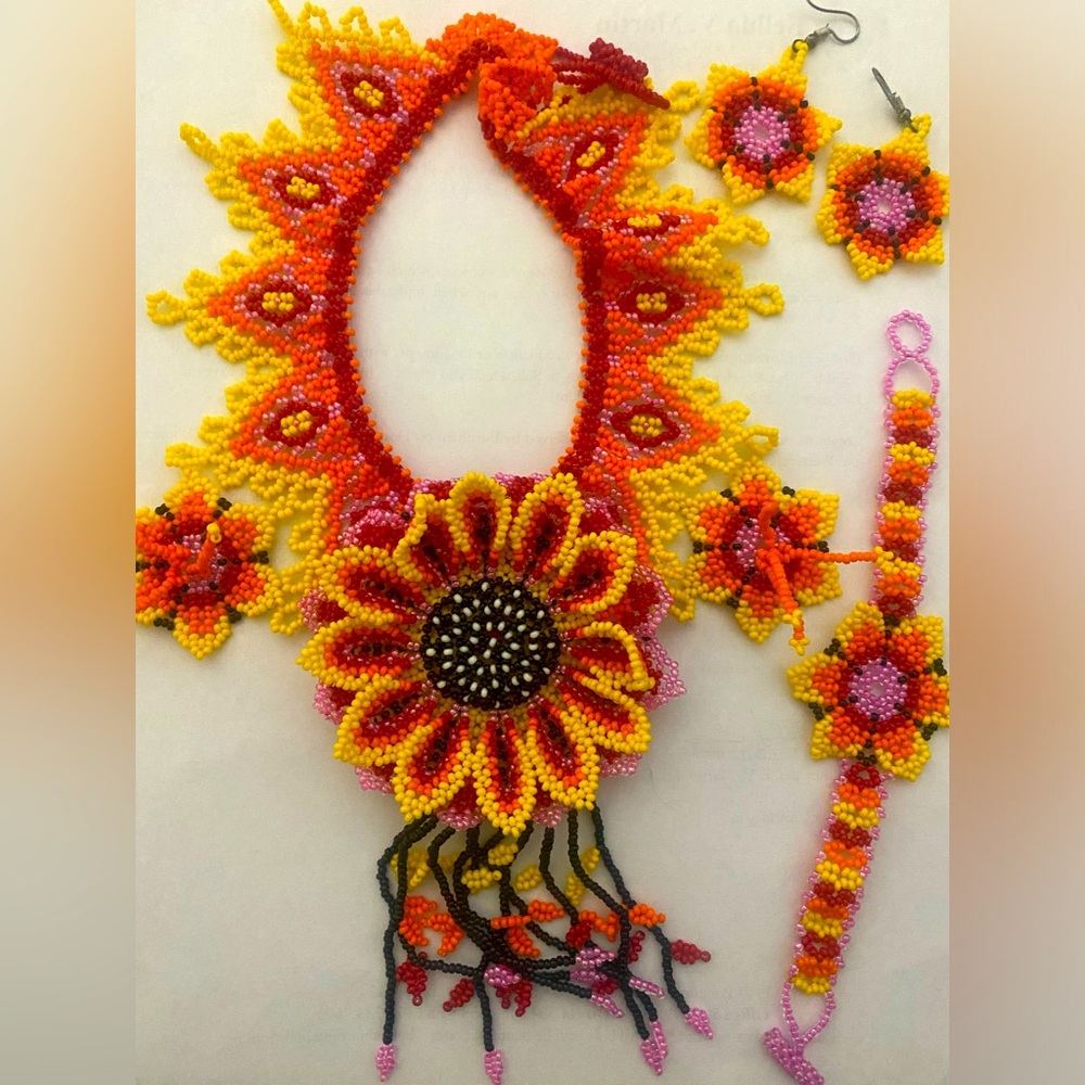 Beaded jewelry set
